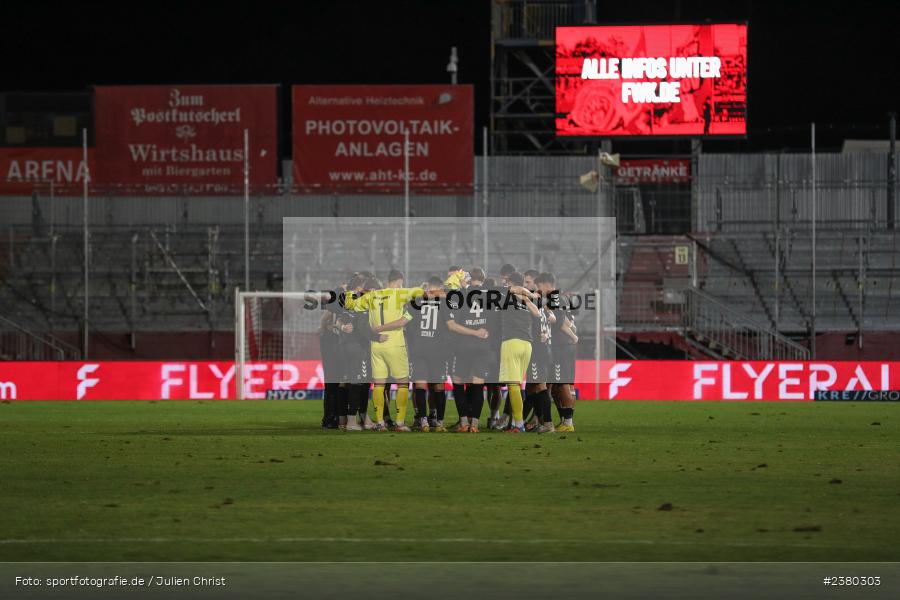 Mannschaftskreis, sport, action, Würzburg, Saison 2023/2024, SVW, SV Wacker Burghausen, Regionalliga Bayern, Fussball, FWK, FC Würzburger Kickers, BFV, AKON Arena, 22.09.2023, 11. Spieltag - Bild-ID: 2380303