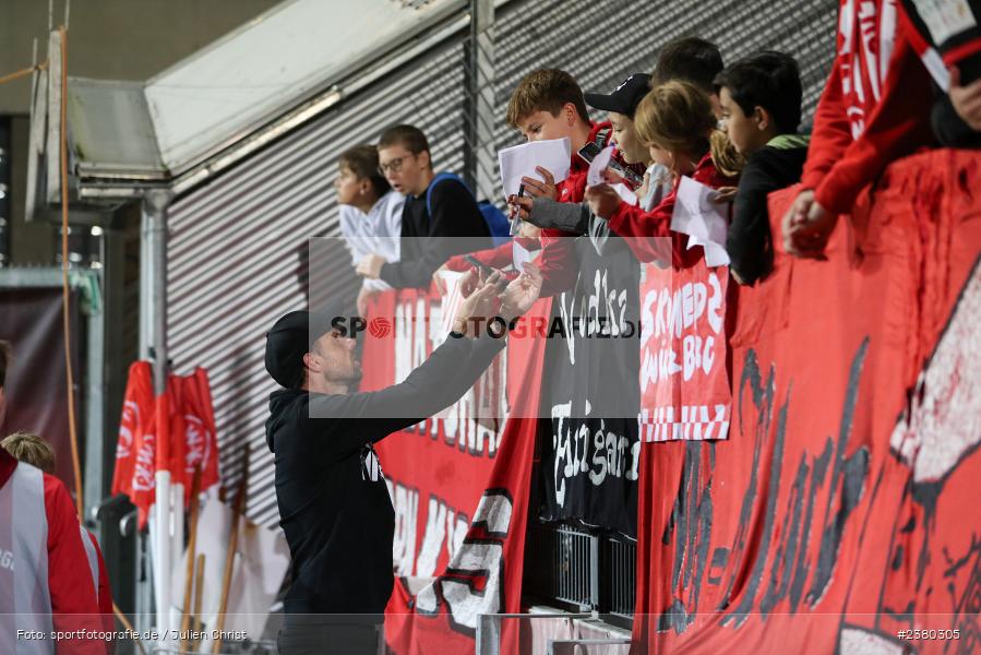 Marco Wildersinn, sport, action, Würzburg, Saison 2023/2024, SVW, SV Wacker Burghausen, Regionalliga Bayern, Fussball, FWK, FC Würzburger Kickers, BFV, AKON Arena, 22.09.2023, 11. Spieltag - Bild-ID: 2380305