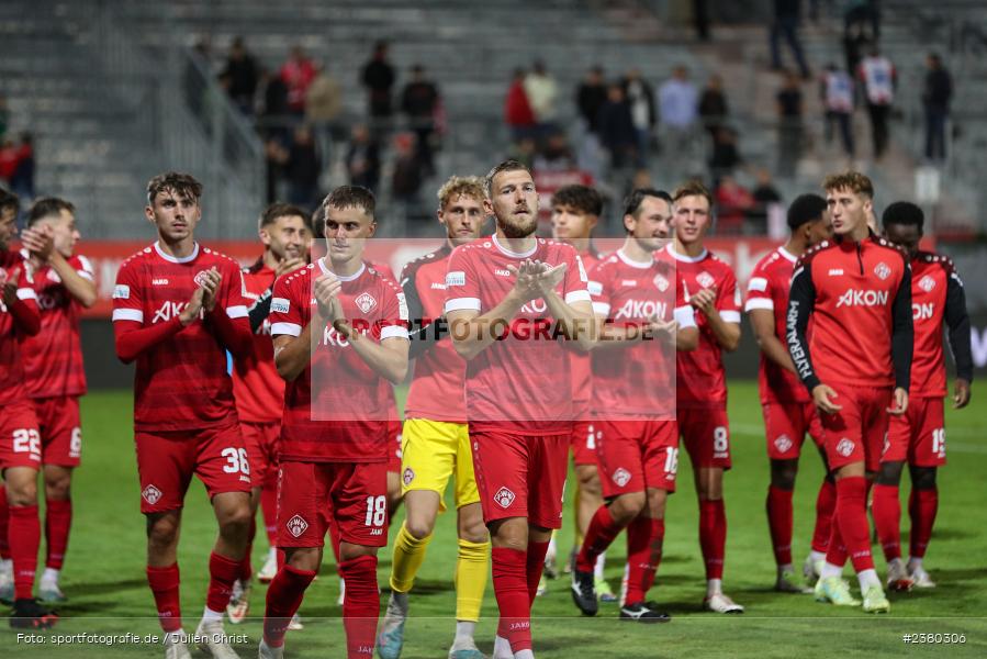 sport, action, Würzburg, Saison 2023/2024, SVW, SV Wacker Burghausen, Regionalliga Bayern, Fussball, FWK, FC Würzburger Kickers, BFV, AKON Arena, 22.09.2023, 11. Spieltag - Bild-ID: 2380306