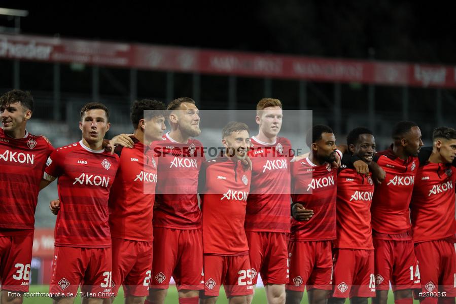 sport, action, Würzburg, Saison 2023/2024, SVW, SV Wacker Burghausen, Regionalliga Bayern, Fussball, FWK, FC Würzburger Kickers, BFV, AKON Arena, 22.09.2023, 11. Spieltag - Bild-ID: 2380313