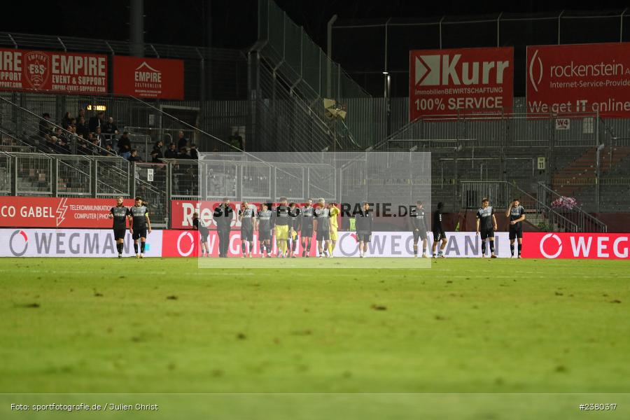 sport, action, Würzburg, Saison 2023/2024, SVW, SV Wacker Burghausen, Regionalliga Bayern, Fussball, FWK, FC Würzburger Kickers, BFV, AKON Arena, 22.09.2023, 11. Spieltag - Bild-ID: 2380317
