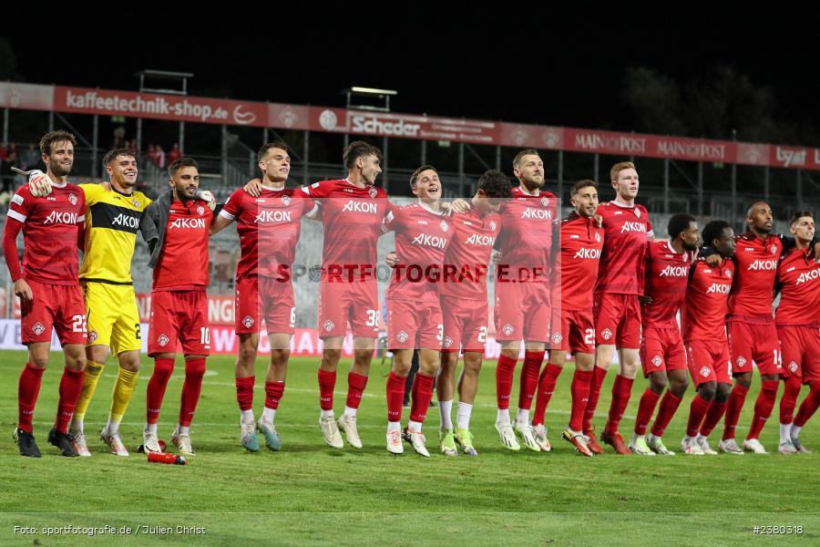 sport, action, Würzburg, Saison 2023/2024, SVW, SV Wacker Burghausen, Regionalliga Bayern, Fussball, FWK, FC Würzburger Kickers, BFV, AKON Arena, 22.09.2023, 11. Spieltag - Bild-ID: 2380318
