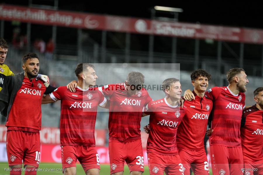 sport, action, Würzburg, Saison 2023/2024, SVW, SV Wacker Burghausen, Regionalliga Bayern, Fussball, FWK, FC Würzburger Kickers, BFV, AKON Arena, 22.09.2023, 11. Spieltag - Bild-ID: 2380320
