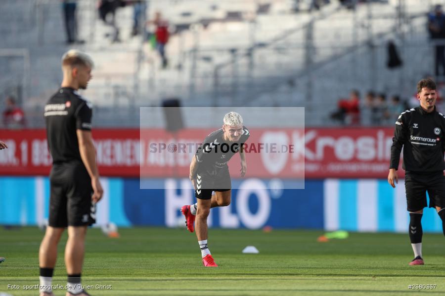 Alexander Fabian Bazdrigiannis, sport, action, Würzburg, Saison 2023/2024, SVW, SV Wacker Burghausen, Regionalliga Bayern, Fussball, FWK, FC Würzburger Kickers, BFV, AKON Arena, 22.09.2023, 11. Spieltag - Bild-ID: 2380337