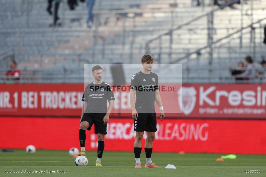 Jasper Maljojoki, sport, action, Würzburg, Saison 2023/2024, SVW, SV Wacker Burghausen, Regionalliga Bayern, Fussball, FWK, FC Würzburger Kickers, BFV, AKON Arena, 22.09.2023, 11. Spieltag - Bild-ID: 2380338