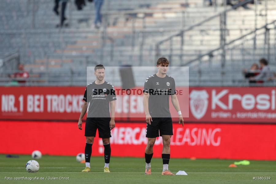 Jasper Maljojoki, sport, action, Würzburg, Saison 2023/2024, SVW, SV Wacker Burghausen, Regionalliga Bayern, Fussball, FWK, FC Würzburger Kickers, BFV, AKON Arena, 22.09.2023, 11. Spieltag - Bild-ID: 2380339