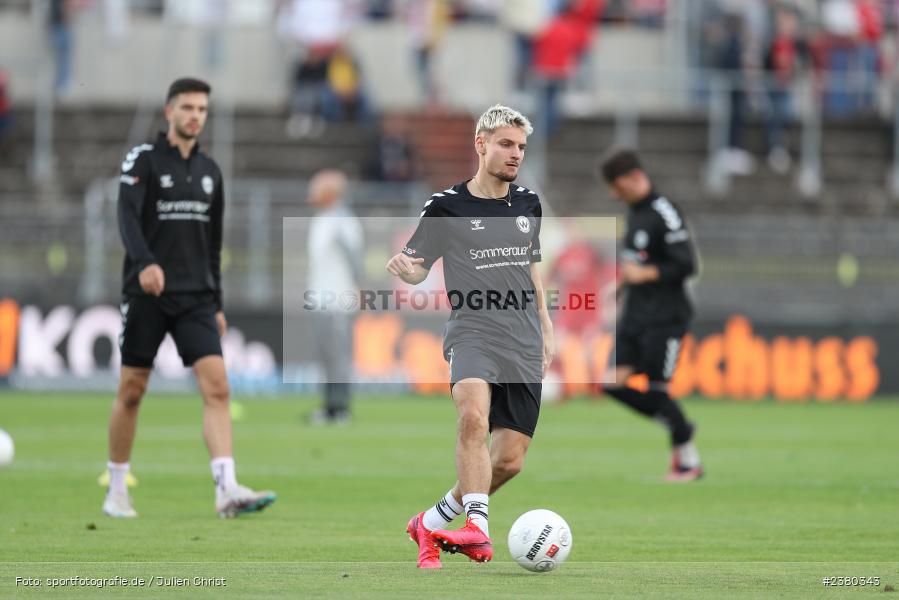 Alexander Fabian Bazdrigiannis, sport, action, Würzburg, Saison 2023/2024, SVW, SV Wacker Burghausen, Regionalliga Bayern, Fussball, FWK, FC Würzburger Kickers, BFV, AKON Arena, 22.09.2023, 11. Spieltag - Bild-ID: 2380343