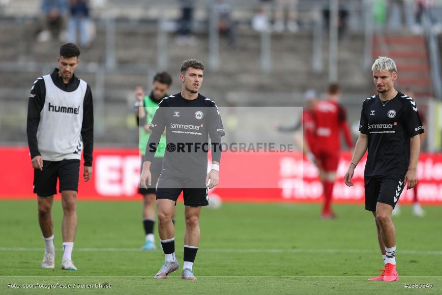 Denis Ade, sport, action, Würzburg, Saison 2023/2024, SVW, SV Wacker Burghausen, Regionalliga Bayern, Fussball, FWK, FC Würzburger Kickers, BFV, AKON Arena, 22.09.2023, 11. Spieltag - Bild-ID: 2380349