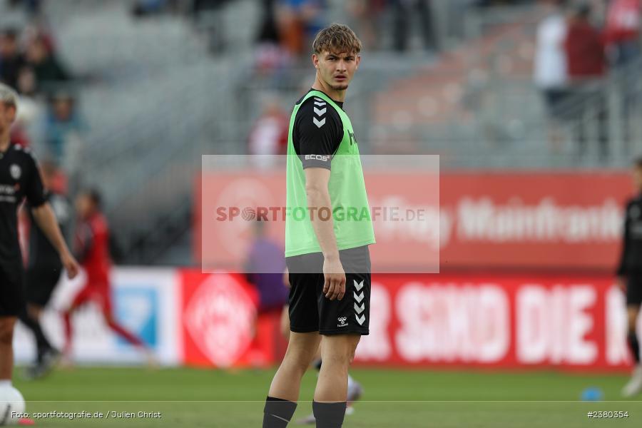Jasper Maljojoki, sport, action, Würzburg, Saison 2023/2024, SVW, SV Wacker Burghausen, Regionalliga Bayern, Fussball, FWK, FC Würzburger Kickers, BFV, AKON Arena, 22.09.2023, 11. Spieltag - Bild-ID: 2380354