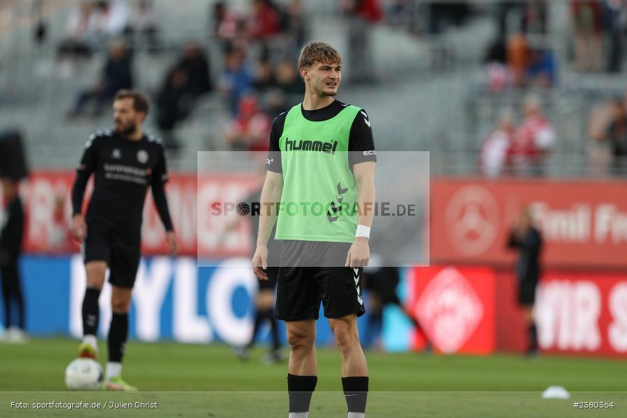 Jasper Maljojoki, sport, action, Würzburg, Saison 2023/2024, SVW, SV Wacker Burghausen, Regionalliga Bayern, Fussball, FWK, FC Würzburger Kickers, BFV, AKON Arena, 22.09.2023, 11. Spieltag - Bild-ID: 2380364