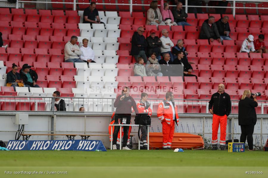 sport, action, Würzburg, Saison 2023/2024, SVW, SV Wacker Burghausen, Regionalliga Bayern, Fussball, FWK, FC Würzburger Kickers, BFV, AKON Arena, 22.09.2023, 11. Spieltag - Bild-ID: 2380366