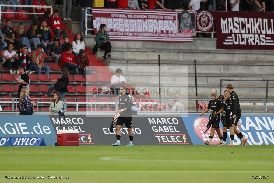 Edin Hyseni, sport, action, Würzburg, Saison 2023/2024, SVW, SV Wacker Burghausen, Regionalliga Bayern, Fussball, FWK, FC Würzburger Kickers, BFV, AKON Arena, 22.09.2023, 11. Spieltag - Bild-ID: 2380367