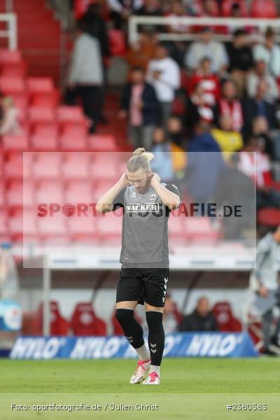 Moritz Sommerauer, sport, action, Würzburg, Saison 2023/2024, SVW, SV Wacker Burghausen, Regionalliga Bayern, Fussball, FWK, FC Würzburger Kickers, BFV, AKON Arena, 22.09.2023, 11. Spieltag - Bild-ID: 2380383