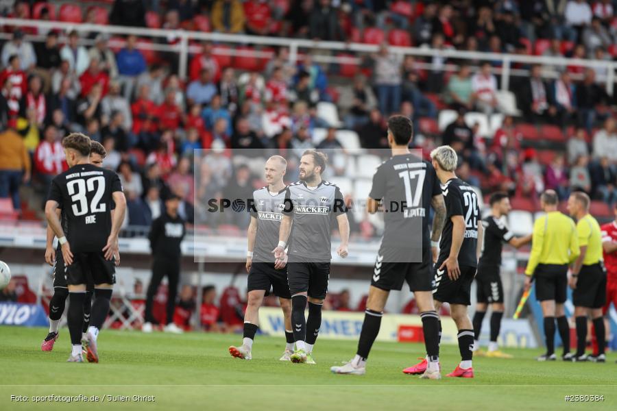 sport, action, Würzburg, Saison 2023/2024, SVW, SV Wacker Burghausen, Regionalliga Bayern, Fussball, FWK, FC Würzburger Kickers, BFV, AKON Arena, 22.09.2023, 11. Spieltag - Bild-ID: 2380384