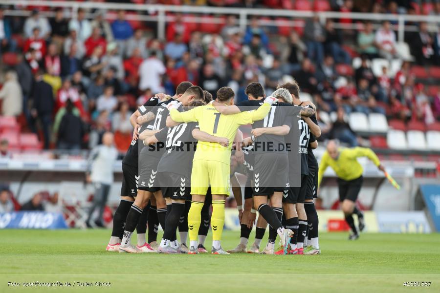 Mannschaftskreis, sport, action, Würzburg, Saison 2023/2024, SVW, SV Wacker Burghausen, Regionalliga Bayern, Fussball, FWK, FC Würzburger Kickers, BFV, AKON Arena, 22.09.2023, 11. Spieltag - Bild-ID: 2380387