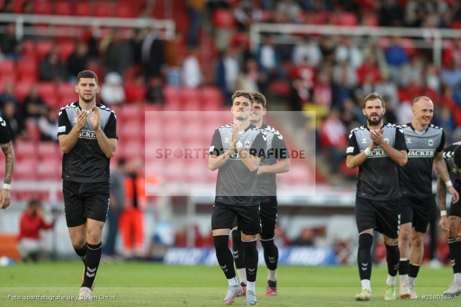 Denis Ade, sport, action, Würzburg, Saison 2023/2024, SVW, SV Wacker Burghausen, Regionalliga Bayern, Fussball, FWK, FC Würzburger Kickers, BFV, AKON Arena, 22.09.2023, 11. Spieltag - Bild-ID: 2380389
