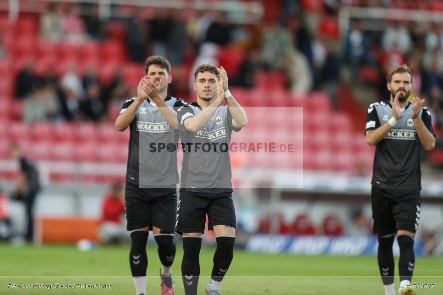 Denis Ade, sport, action, Würzburg, Saison 2023/2024, SVW, SV Wacker Burghausen, Regionalliga Bayern, Fussball, FWK, FC Würzburger Kickers, BFV, AKON Arena, 22.09.2023, 11. Spieltag - Bild-ID: 2380393