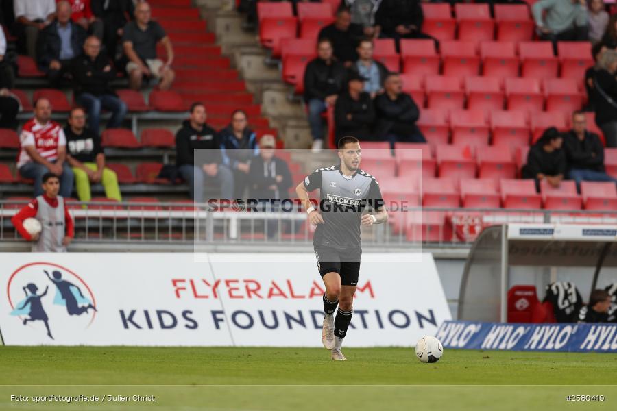 Marcel Spitzer, sport, action, Würzburg, Saison 2023/2024, SVW, SV Wacker Burghausen, Regionalliga Bayern, Fussball, FWK, FC Würzburger Kickers, BFV, AKON Arena, 22.09.2023, 11. Spieltag - Bild-ID: 2380410