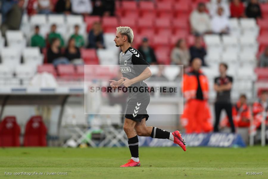 Alexander Fabian Bazdrigiannis, sport, action, Würzburg, Saison 2023/2024, SVW, SV Wacker Burghausen, Regionalliga Bayern, Fussball, FWK, FC Würzburger Kickers, BFV, AKON Arena, 22.09.2023, 11. Spieltag - Bild-ID: 2380415