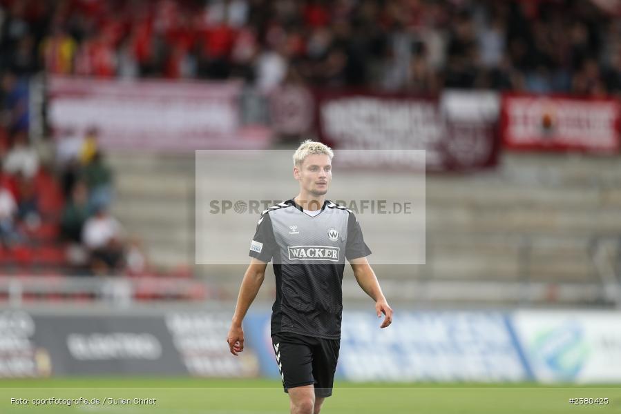 Alexander Fabian Bazdrigiannis, sport, action, Würzburg, Saison 2023/2024, SVW, SV Wacker Burghausen, Regionalliga Bayern, Fussball, FWK, FC Würzburger Kickers, BFV, AKON Arena, 22.09.2023, 11. Spieltag - Bild-ID: 2380425