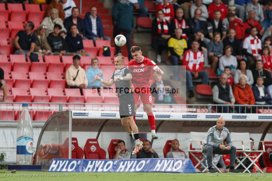 Marius Wegmann, sport, action, Würzburg, Saison 2023/2024, SVW, SV Wacker Burghausen, Regionalliga Bayern, Fussball, FWK, FC Würzburger Kickers, BFV, AKON Arena, 22.09.2023, 11. Spieltag - Bild-ID: 2380427