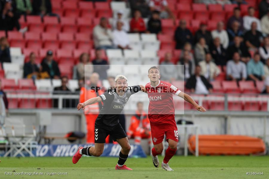 Alexander Fabian Bazdrigiannis, sport, action, Würzburg, Saison 2023/2024, SVW, SV Wacker Burghausen, Regionalliga Bayern, Fussball, FWK, FC Würzburger Kickers, BFV, AKON Arena, 22.09.2023, 11. Spieltag - Bild-ID: 2380434