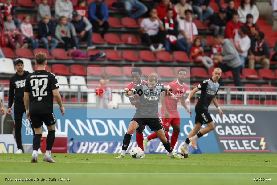 Felix Bachschmid, sport, action, Würzburg, Saison 2023/2024, SVW, SV Wacker Burghausen, Regionalliga Bayern, Fussball, FWK, FC Würzburger Kickers, BFV, AKON Arena, 22.09.2023, 11. Spieltag - Bild-ID: 2380444