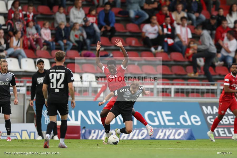 Felix Bachschmid, sport, action, Würzburg, Saison 2023/2024, SVW, SV Wacker Burghausen, Regionalliga Bayern, Fussball, FWK, FC Würzburger Kickers, BFV, AKON Arena, 22.09.2023, 11. Spieltag - Bild-ID: 2380447