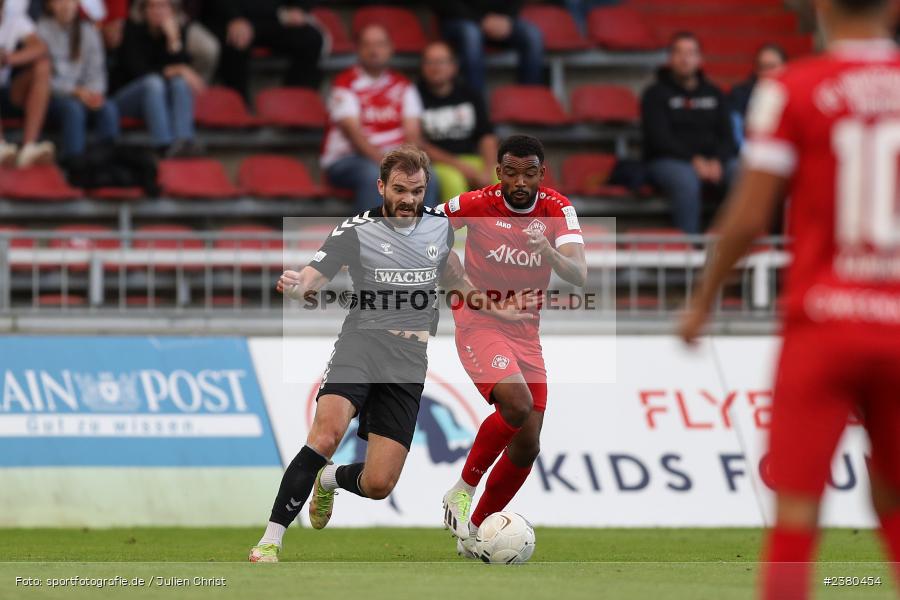 Felix Bachschmid, sport, action, Würzburg, Saison 2023/2024, SVW, SV Wacker Burghausen, Regionalliga Bayern, Fussball, FWK, FC Würzburger Kickers, BFV, AKON Arena, 22.09.2023, 11. Spieltag - Bild-ID: 2380454