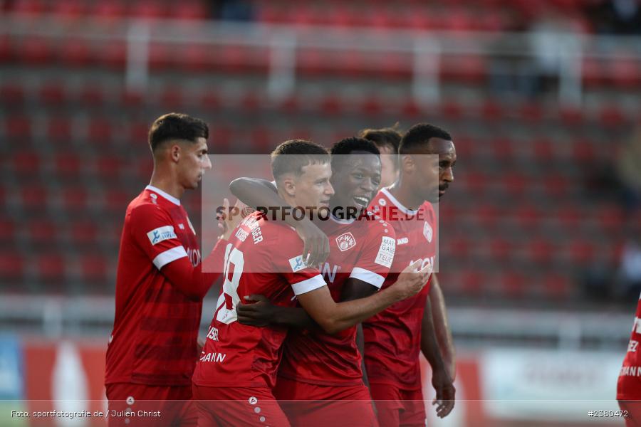 sport, action, Würzburg, Saison 2023/2024, SVW, SV Wacker Burghausen, Regionalliga Bayern, Fussball, FWK, FC Würzburger Kickers, BFV, AKON Arena, 22.09.2023, 11. Spieltag - Bild-ID: 2380472