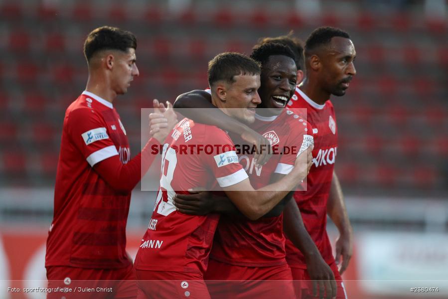 sport, action, Würzburg, Saison 2023/2024, SVW, SV Wacker Burghausen, Regionalliga Bayern, Fussball, FWK, FC Würzburger Kickers, BFV, AKON Arena, 22.09.2023, 11. Spieltag - Bild-ID: 2380474
