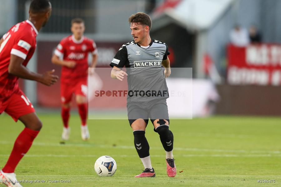 Dennis Schmutz, sport, action, Würzburg, Saison 2023/2024, SVW, SV Wacker Burghausen, Regionalliga Bayern, Fussball, FWK, FC Würzburger Kickers, BFV, AKON Arena, 22.09.2023, 11. Spieltag - Bild-ID: 2380475