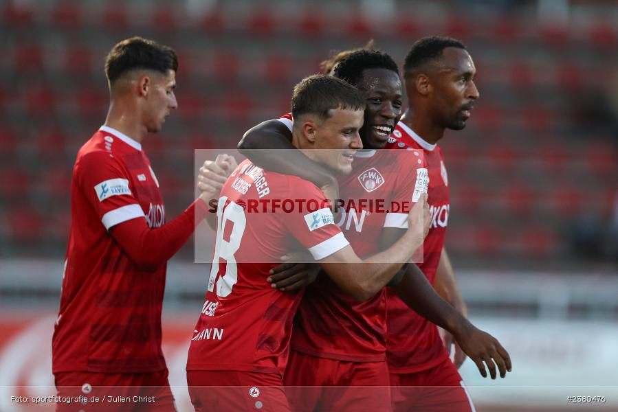 sport, action, Würzburg, Saison 2023/2024, SVW, SV Wacker Burghausen, Regionalliga Bayern, Fussball, FWK, FC Würzburger Kickers, BFV, AKON Arena, 22.09.2023, 11. Spieltag - Bild-ID: 2380476