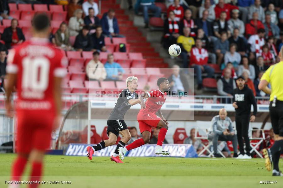 Alexander Fabian Bazdrigiannis, sport, action, Würzburg, Saison 2023/2024, SVW, SV Wacker Burghausen, Regionalliga Bayern, Fussball, FWK, FC Würzburger Kickers, BFV, AKON Arena, 22.09.2023, 11. Spieltag - Bild-ID: 2380477