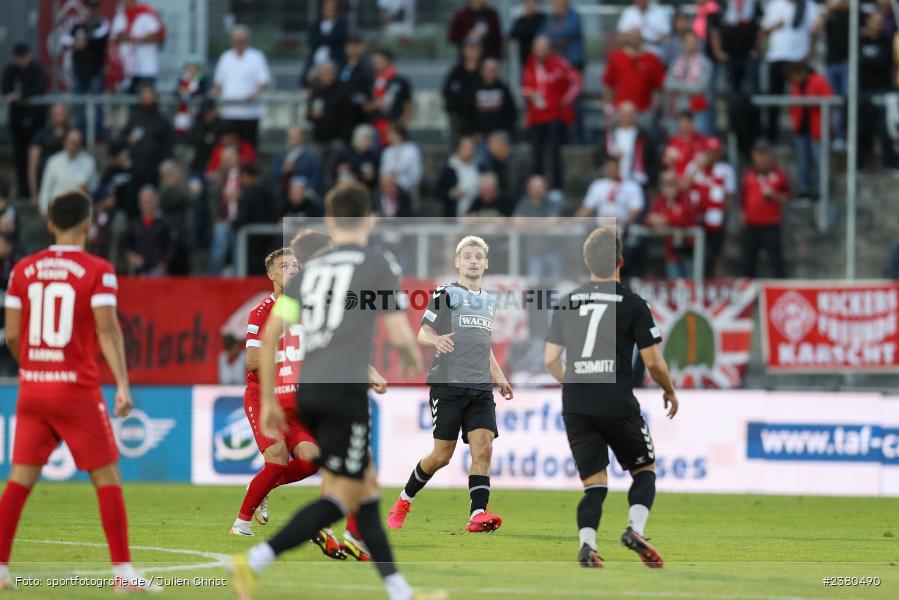 Alexander Fabian Bazdrigiannis, sport, action, Würzburg, Saison 2023/2024, SVW, SV Wacker Burghausen, Regionalliga Bayern, Fussball, FWK, FC Würzburger Kickers, BFV, AKON Arena, 22.09.2023, 11. Spieltag - Bild-ID: 2380490