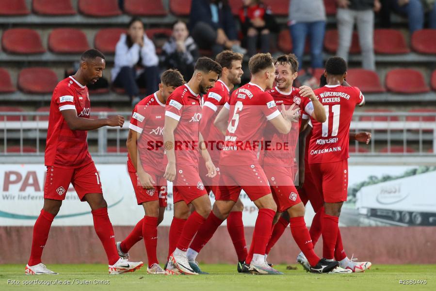 Team, Benjika Caciel, sport, action, Würzburg, Saison 2023/2024, SVW, SV Wacker Burghausen, Regionalliga Bayern, Fussball, FWK, FC Würzburger Kickers, BFV, AKON Arena, 22.09.2023, 11. Spieltag - Bild-ID: 2380496