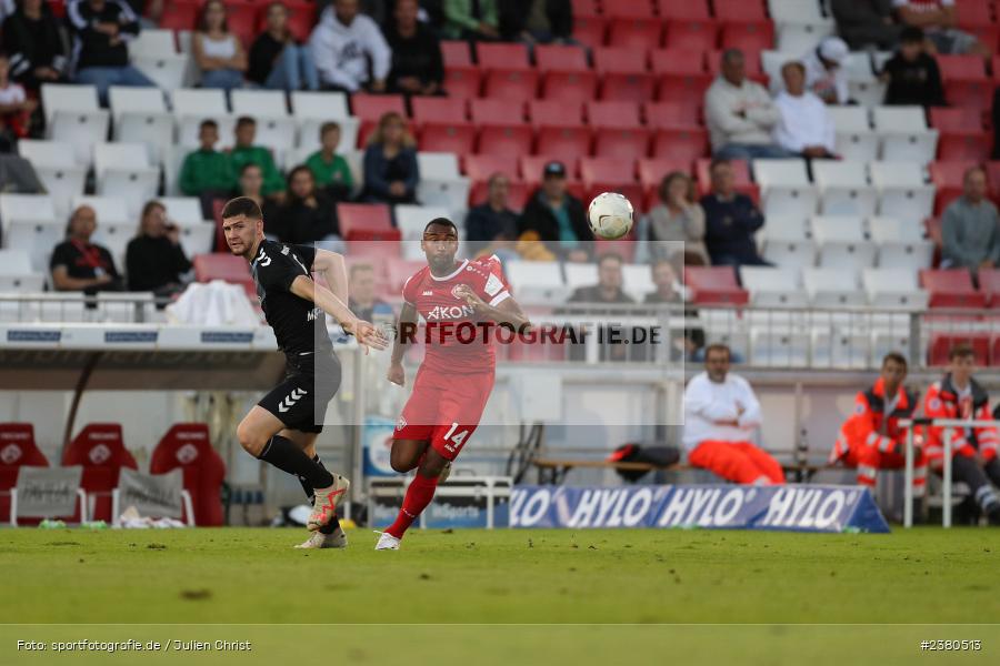 Saliou Sané, sport, action, Würzburg, Saison 2023/2024, SVW, SV Wacker Burghausen, Regionalliga Bayern, Fussball, FWK, FC Würzburger Kickers, BFV, AKON Arena, 22.09.2023, 11. Spieltag - Bild-ID: 2380513