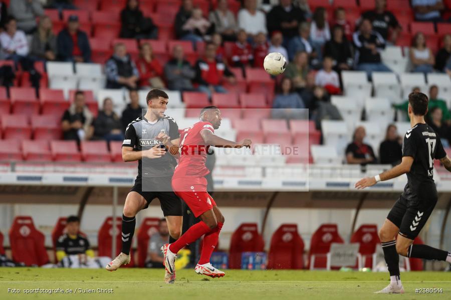 Saliou Sané, sport, action, Würzburg, Saison 2023/2024, SVW, SV Wacker Burghausen, Regionalliga Bayern, Fussball, FWK, FC Würzburger Kickers, BFV, AKON Arena, 22.09.2023, 11. Spieltag - Bild-ID: 2380514