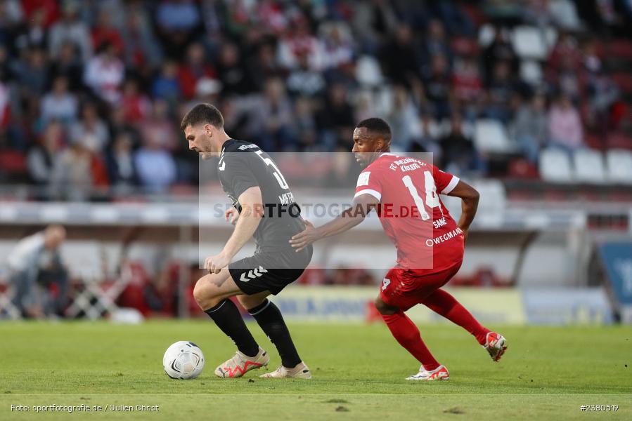 Viktor Miftaraj, sport, action, Würzburg, Saison 2023/2024, SVW, SV Wacker Burghausen, Regionalliga Bayern, Fussball, FWK, FC Würzburger Kickers, BFV, AKON Arena, 22.09.2023, 11. Spieltag - Bild-ID: 2380519
