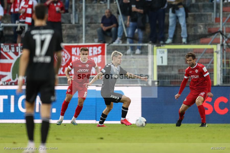 Alexander Fabian Bazdrigiannis, sport, action, Würzburg, Saison 2023/2024, SVW, SV Wacker Burghausen, Regionalliga Bayern, Fussball, FWK, FC Würzburger Kickers, BFV, AKON Arena, 22.09.2023, 11. Spieltag - Bild-ID: 2380527 Alexander Fabian Bazdrigiannis, sport, action, Würzburg, Saison 2023/2024, SVW, SV Wacker Burghausen, Regionalliga Bayern, Fussball, FWK, FC Würzburger Kickers, BFV, AKON Arena, 22.09.2023, 11. Spieltag - Bild-ID: 2380527