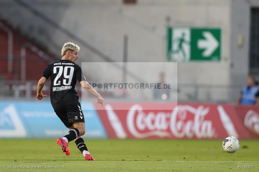 Alexander Fabian Bazdrigiannis, sport, action, Würzburg, Saison 2023/2024, SVW, SV Wacker Burghausen, Regionalliga Bayern, Fussball, FWK, FC Würzburger Kickers, BFV, AKON Arena, 22.09.2023, 11. Spieltag - Bild-ID: 2380537