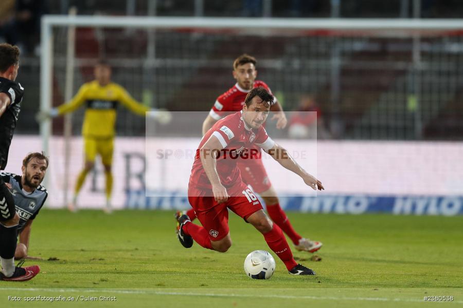 Peter Kurzweg, sport, action, Würzburg, Saison 2023/2024, SVW, SV Wacker Burghausen, Regionalliga Bayern, Fussball, FWK, FC Würzburger Kickers, BFV, AKON Arena, 22.09.2023, 11. Spieltag - Bild-ID: 2380538
