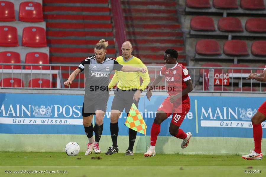 Moritz Sommerauer, sport, action, Würzburg, Saison 2023/2024, SVW, SV Wacker Burghausen, Regionalliga Bayern, Fussball, FWK, FC Würzburger Kickers, BFV, AKON Arena, 22.09.2023, 11. Spieltag - Bild-ID: 2380541