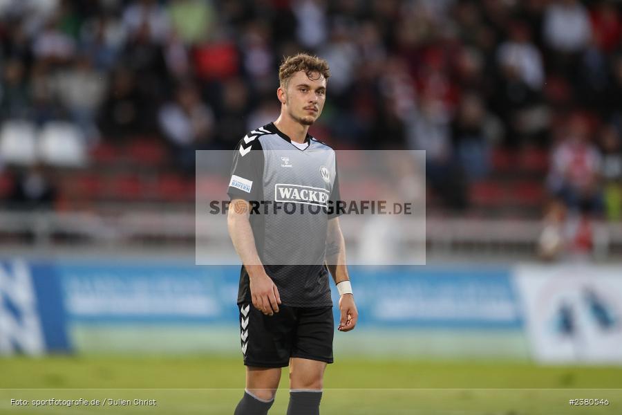 Denis Ade, sport, action, Würzburg, Saison 2023/2024, SVW, SV Wacker Burghausen, Regionalliga Bayern, Fussball, FWK, FC Würzburger Kickers, BFV, AKON Arena, 22.09.2023, 11. Spieltag - Bild-ID: 2380546