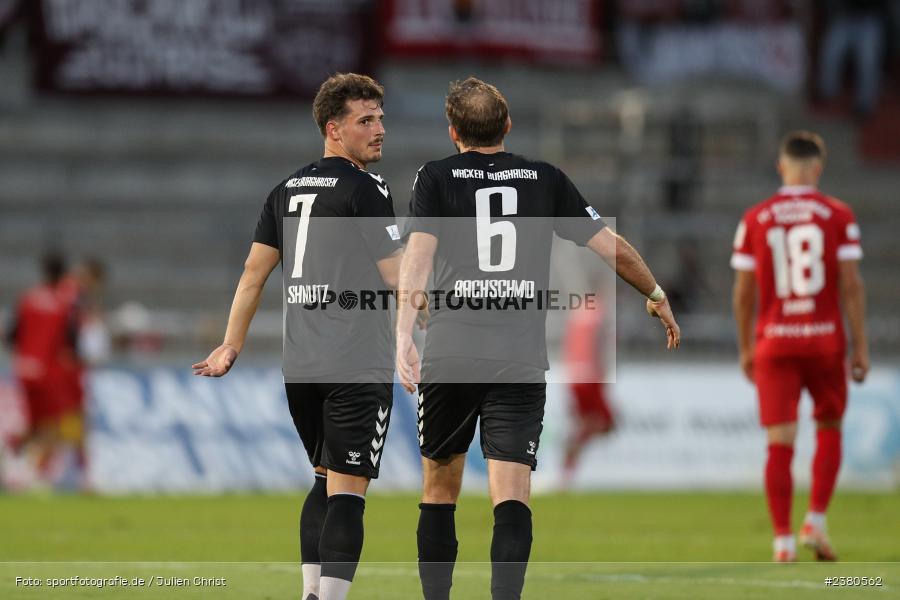 Dennis Schmutz, sport, action, Würzburg, Saison 2023/2024, SVW, SV Wacker Burghausen, Regionalliga Bayern, Fussball, FWK, FC Würzburger Kickers, BFV, AKON Arena, 22.09.2023, 11. Spieltag - Bild-ID: 2380562