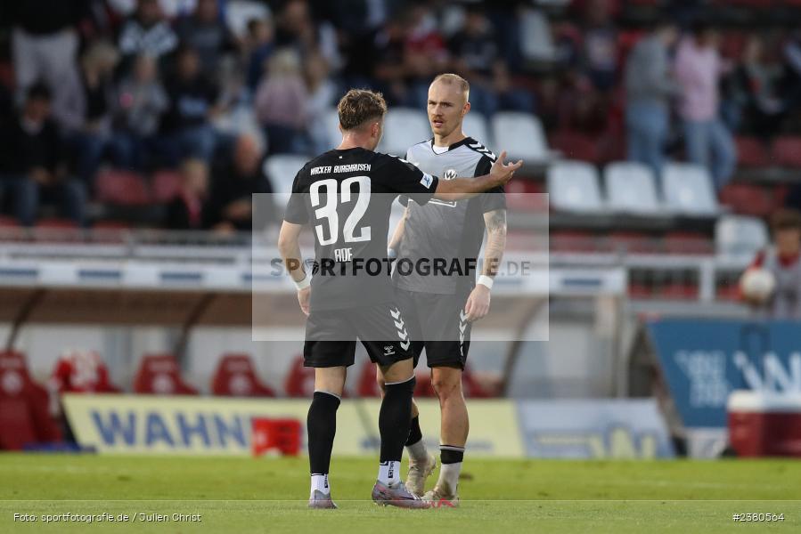 Thomas Winklbauer, sport, action, Würzburg, Saison 2023/2024, SVW, SV Wacker Burghausen, Regionalliga Bayern, Fussball, FWK, FC Würzburger Kickers, BFV, AKON Arena, 22.09.2023, 11. Spieltag - Bild-ID: 2380564