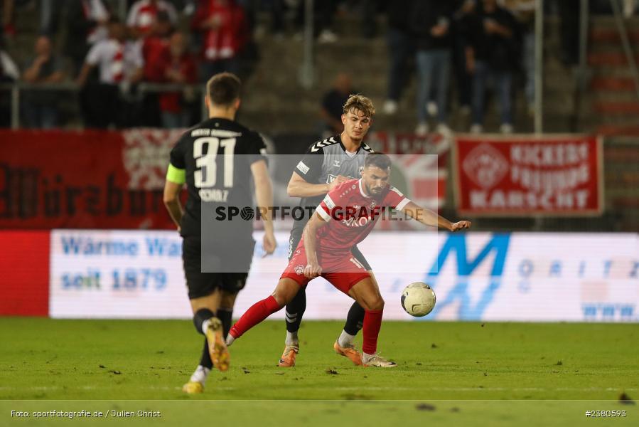 Dardan Karimani, sport, action, Würzburg, Saison 2023/2024, SVW, SV Wacker Burghausen, Regionalliga Bayern, Fussball, FWK, FC Würzburger Kickers, BFV, AKON Arena, 22.09.2023, 11. Spieltag - Bild-ID: 2380593