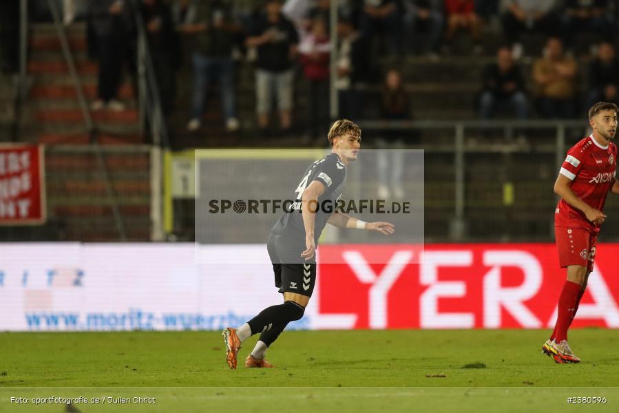 Jasper Maljojoki, sport, action, Würzburg, Saison 2023/2024, SVW, SV Wacker Burghausen, Regionalliga Bayern, Fussball, FWK, FC Würzburger Kickers, BFV, AKON Arena, 22.09.2023, 11. Spieltag - Bild-ID: 2380596 Jasper Maljojoki, sport, action, Würzburg, Saison 2023/2024, SVW, SV Wacker Burghausen, Regionalliga Bayern, Fussball, FWK, FC Würzburger Kickers, BFV, AKON Arena, 22.09.2023, 11. Spieltag - Bild-ID: 2380596