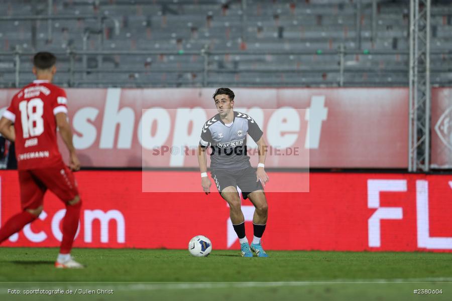 Edin Hyseni, sport, action, Würzburg, Saison 2023/2024, SVW, SV Wacker Burghausen, Regionalliga Bayern, Fussball, FWK, FC Würzburger Kickers, BFV, AKON Arena, 22.09.2023, 11. Spieltag - Bild-ID: 2380604