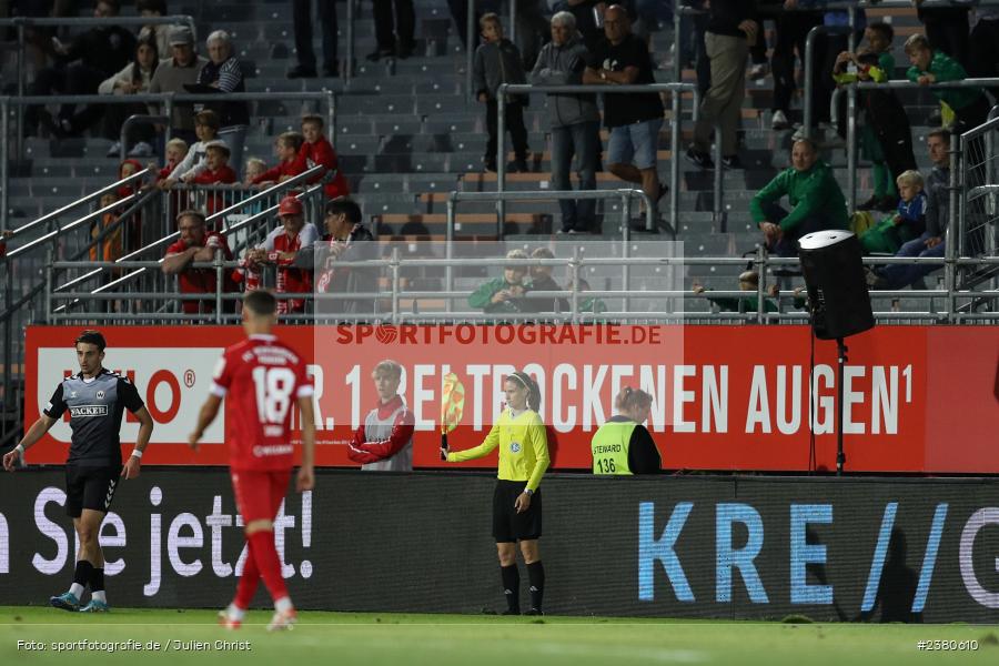 Daniela Göttlinger, sport, action, Würzburg, Saison 2023/2024, SVW, SV Wacker Burghausen, Regionalliga Bayern, Fussball, FWK, FC Würzburger Kickers, BFV, AKON Arena, 22.09.2023, 11. Spieltag - Bild-ID: 2380610